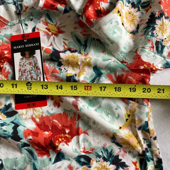New Mario Serrani women’s floral top - Picture 6 of 7
